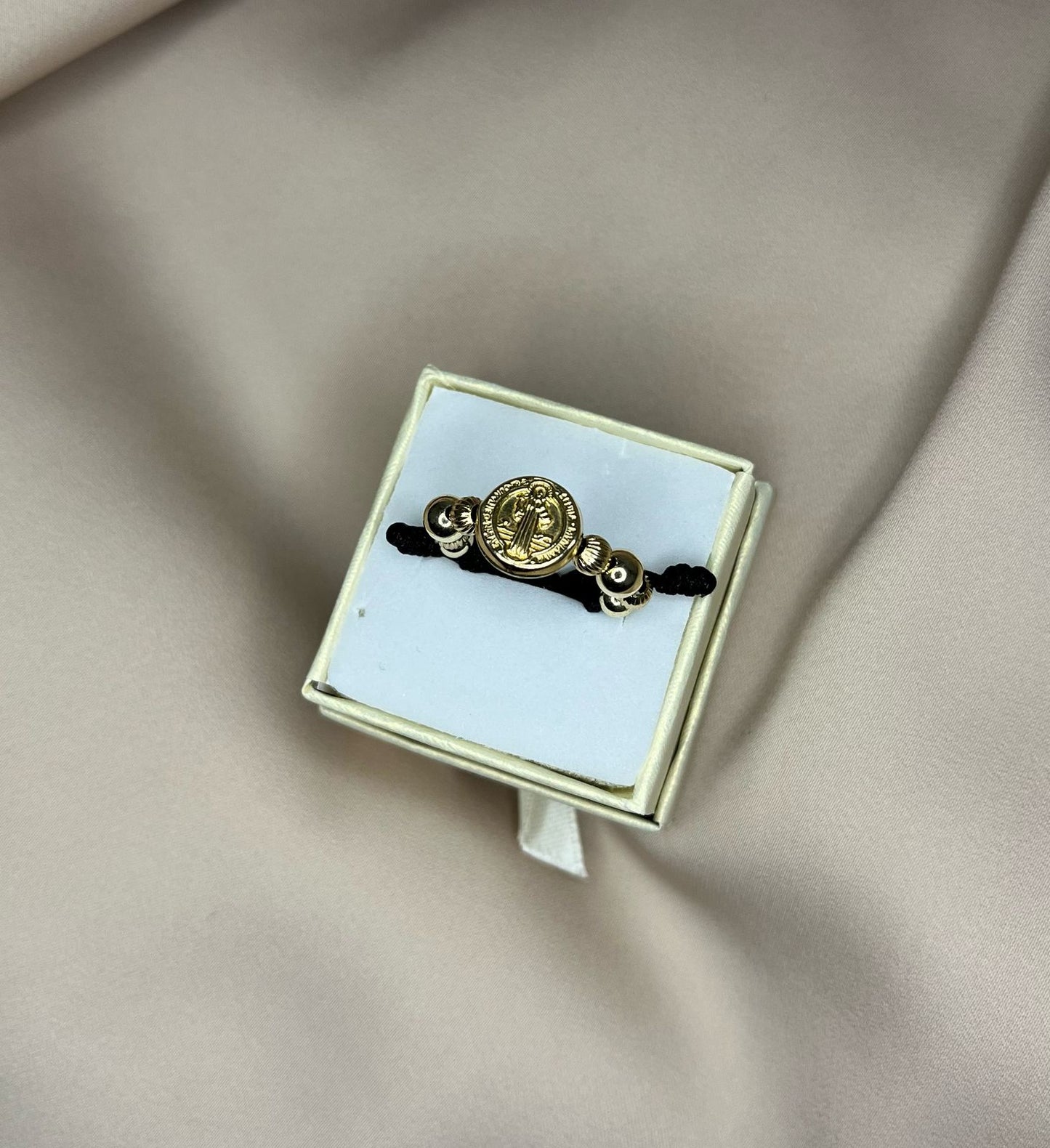 Anillo San Benito 1 Carril - Oro Laminado 18k